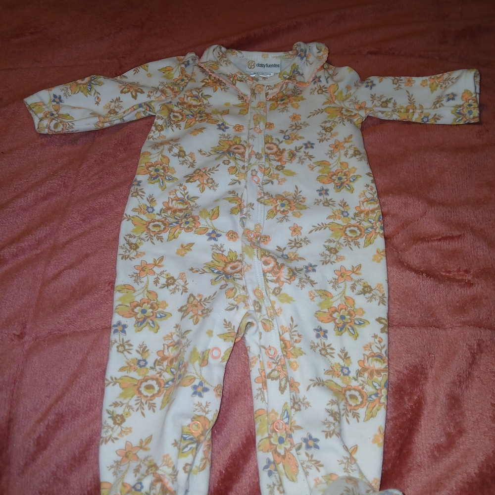 Daisy Fuentes Floral Baby Girls Footie - White and Orange